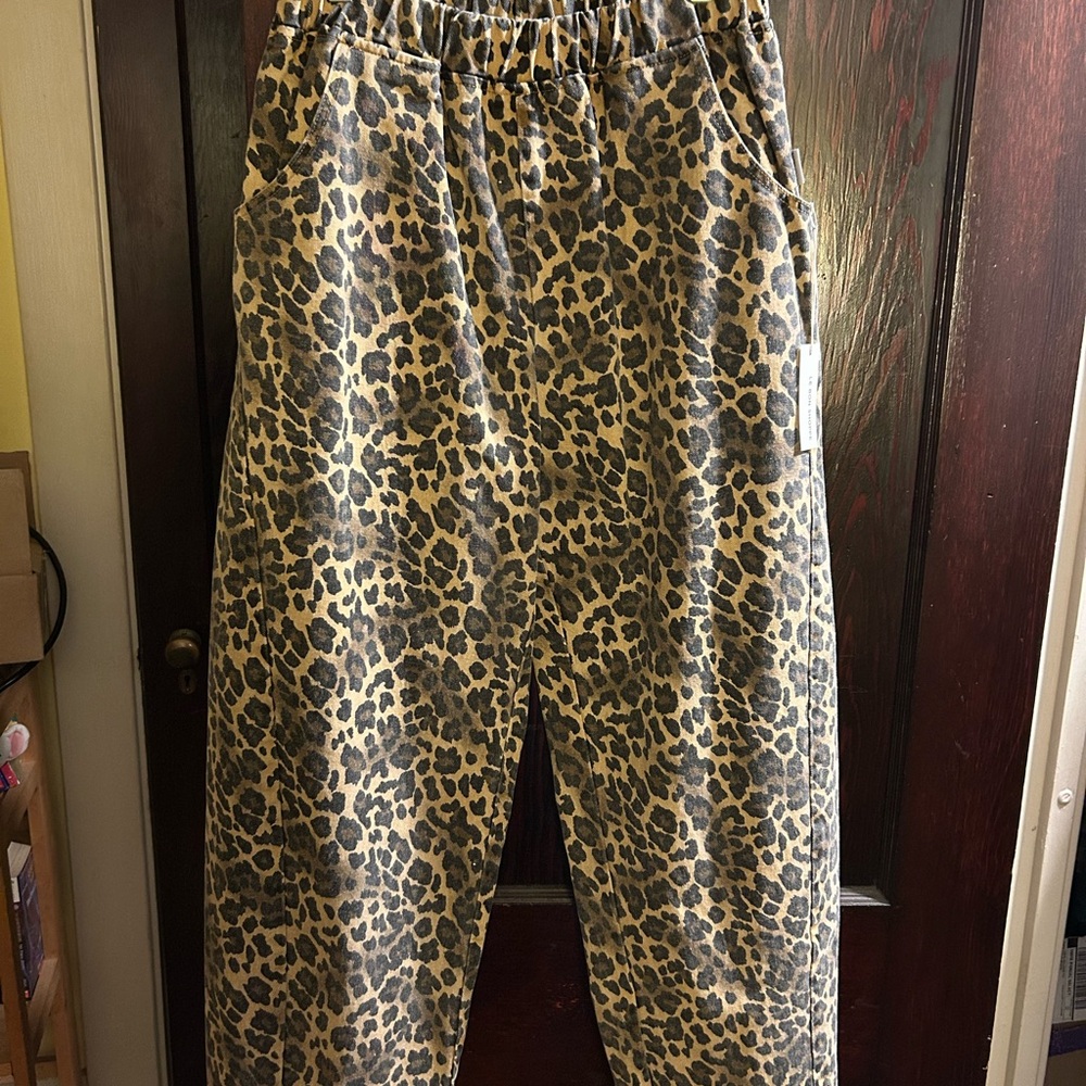 BNWT Le Bon Shoppe Leopard Arc Pants